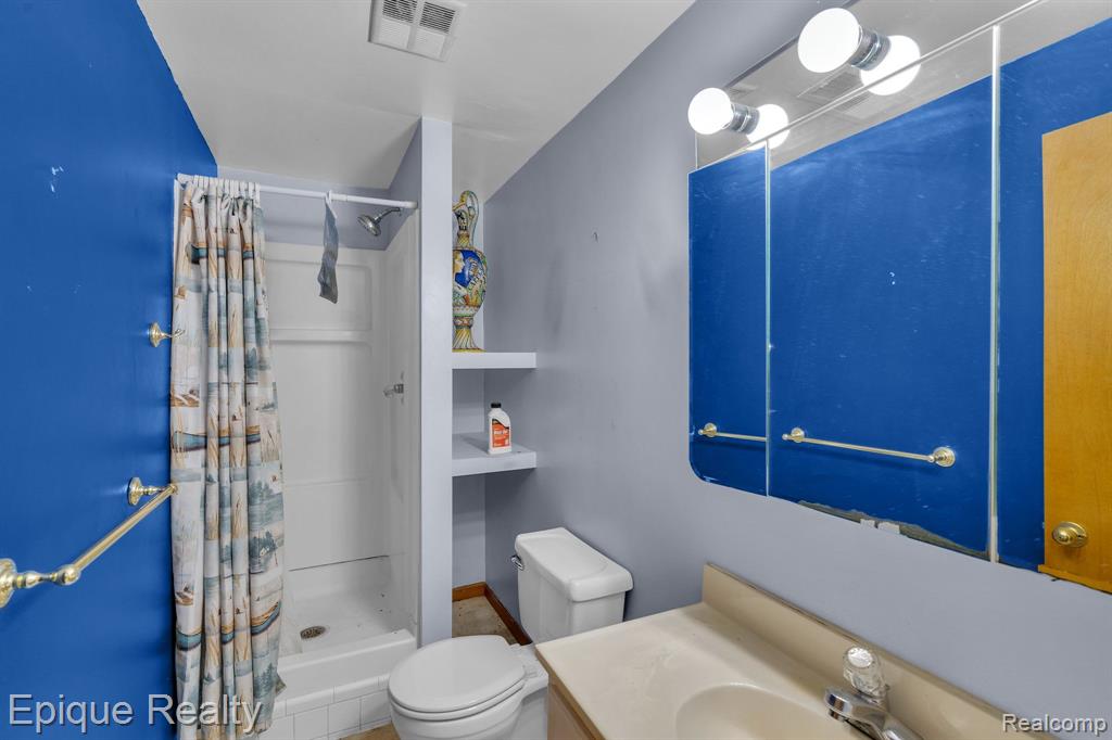 13095 Woodland Trail