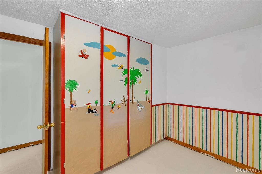 13095 Woodland Trail