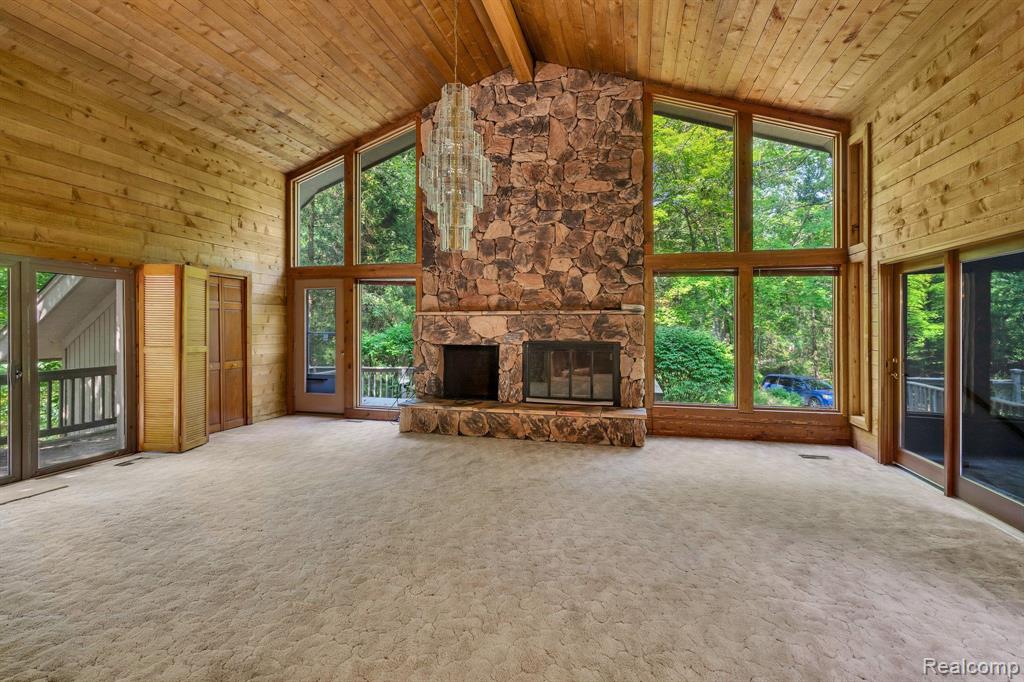 13095 Woodland Trail