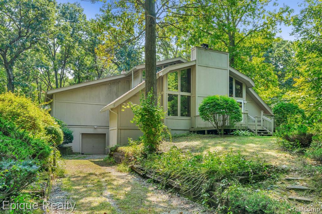 13095 Woodland Trail