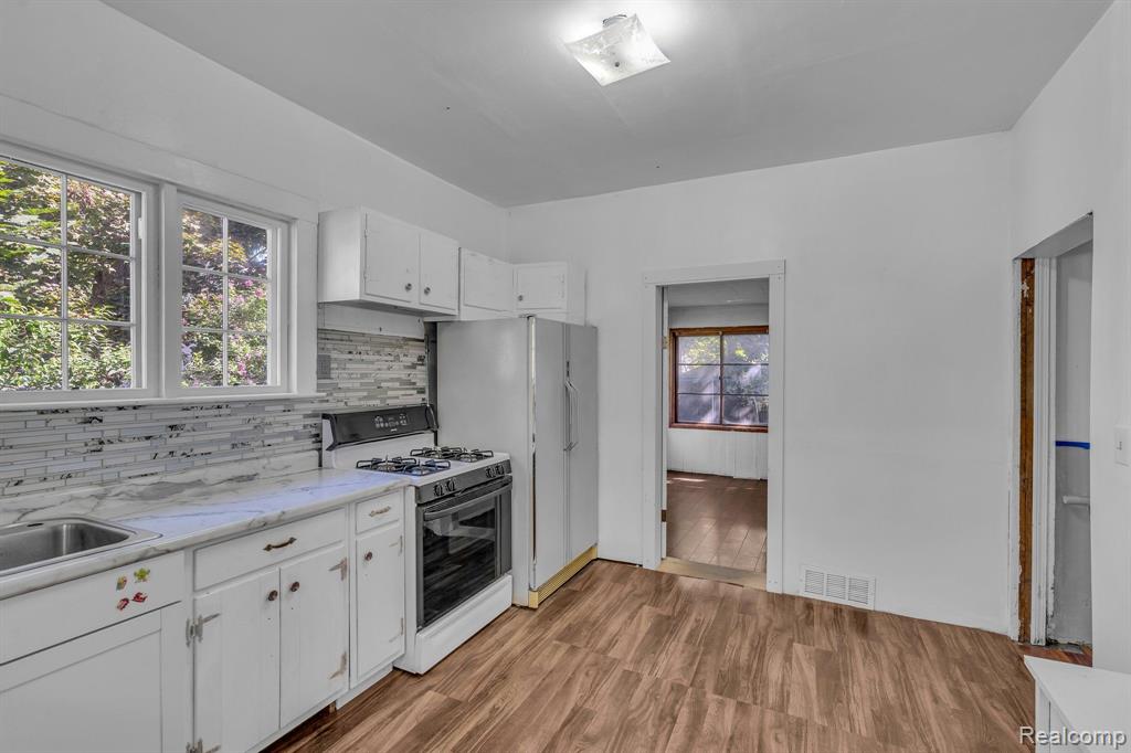 2306 N Bond Street