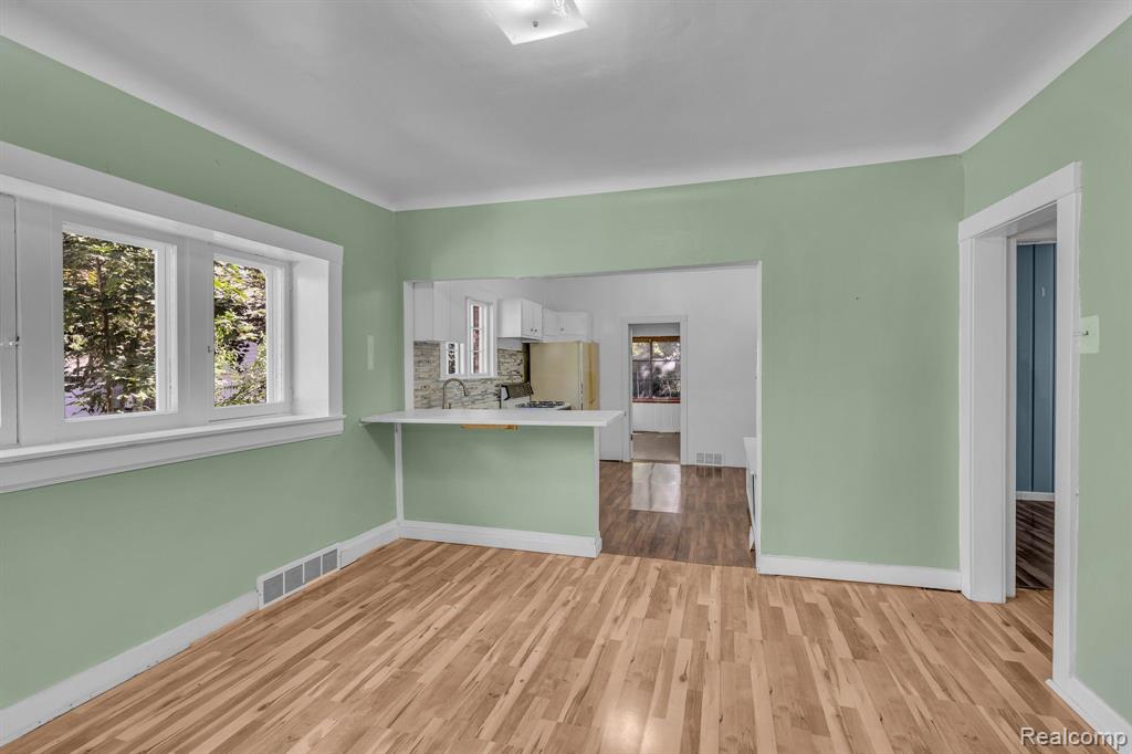 2306 N Bond Street
