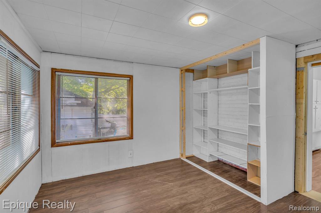 2306 N Bond Street