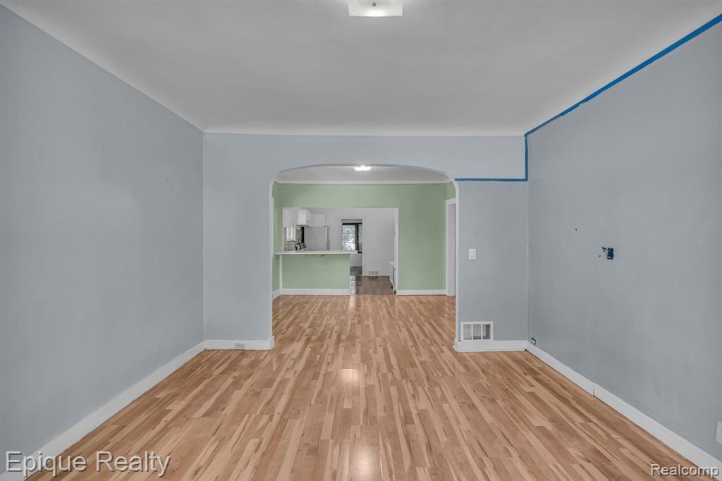 2306 N Bond Street