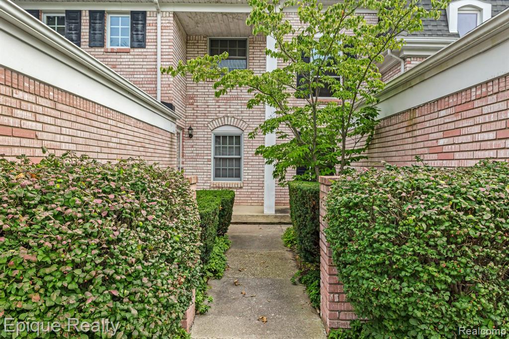 119 Canterbury Trail Drive # 1