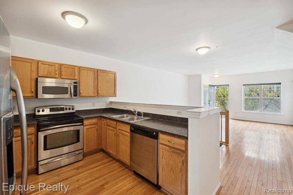 61 Winder Street # 79