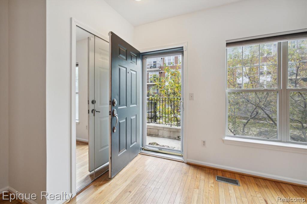 61 Winder Street # 79
