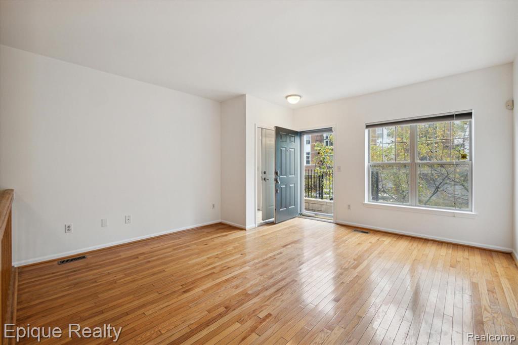 61 Winder Street # 79