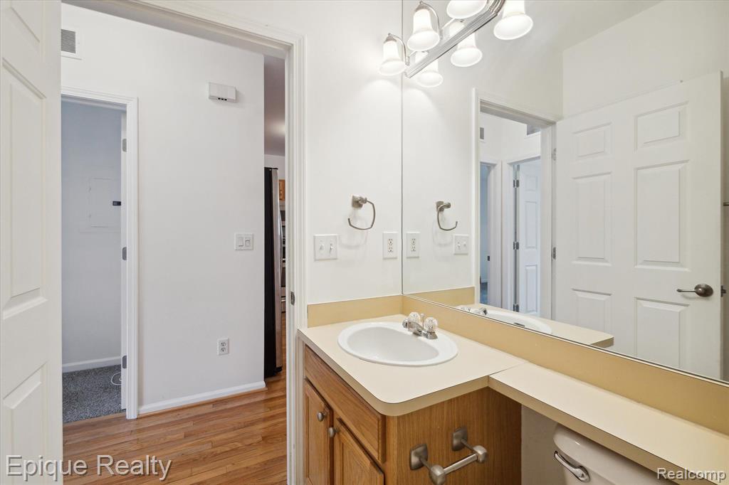 61 Winder Street # 79
