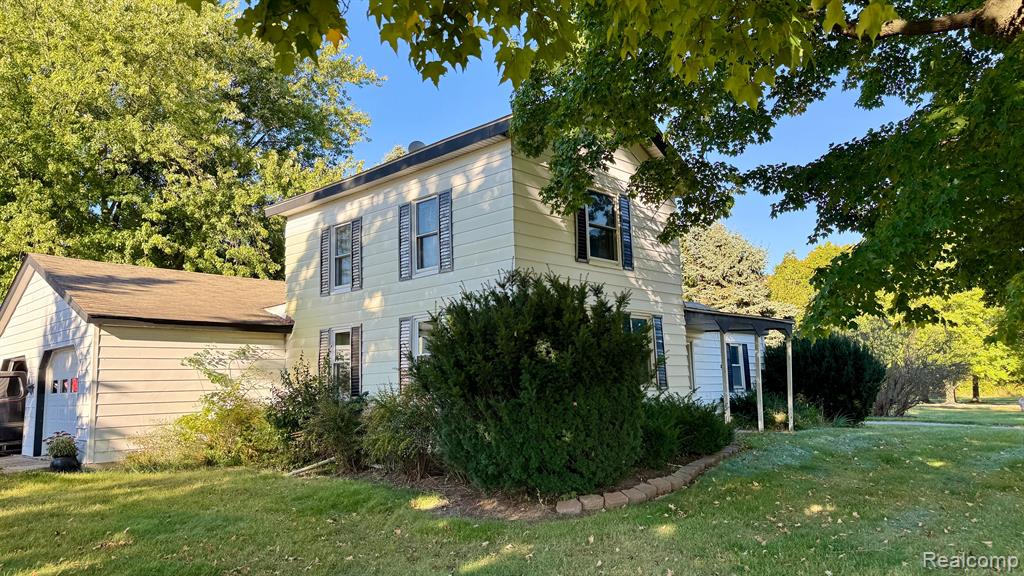 8075 Almont