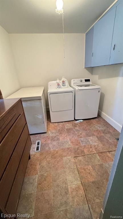 8075 Almont