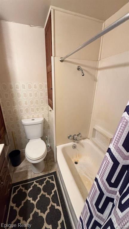 8075 Almont