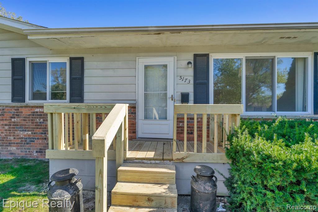 5173 Winshall Drive