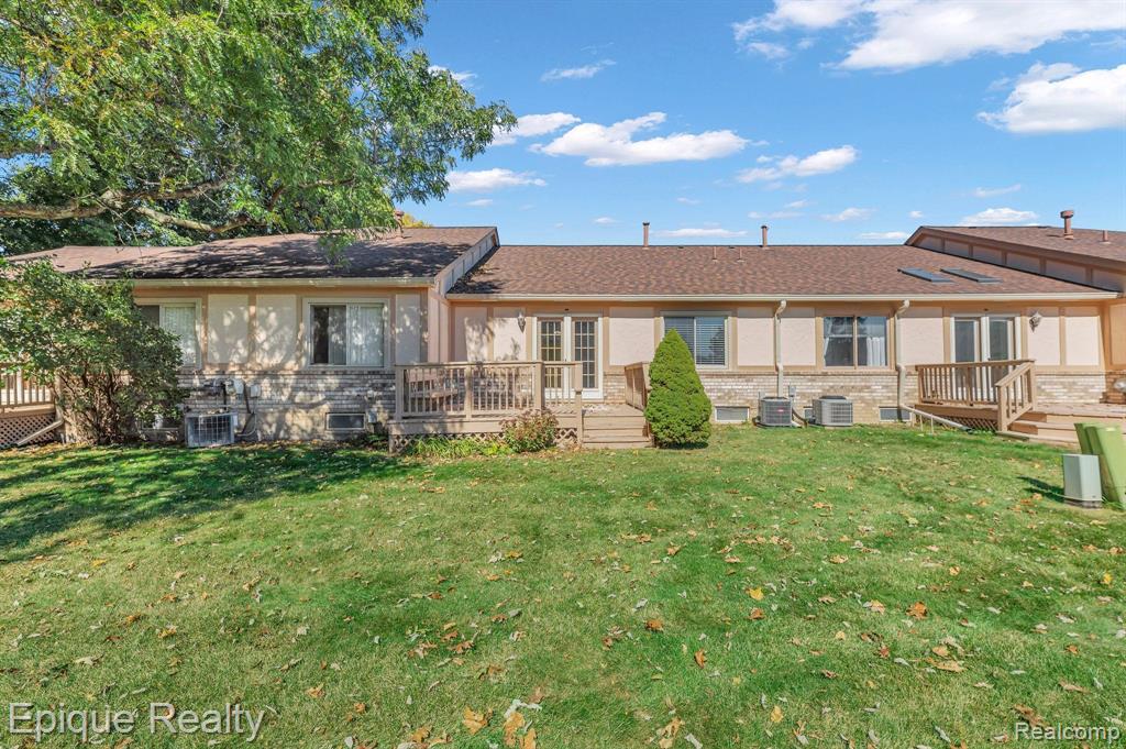 42225 Spruce Lane