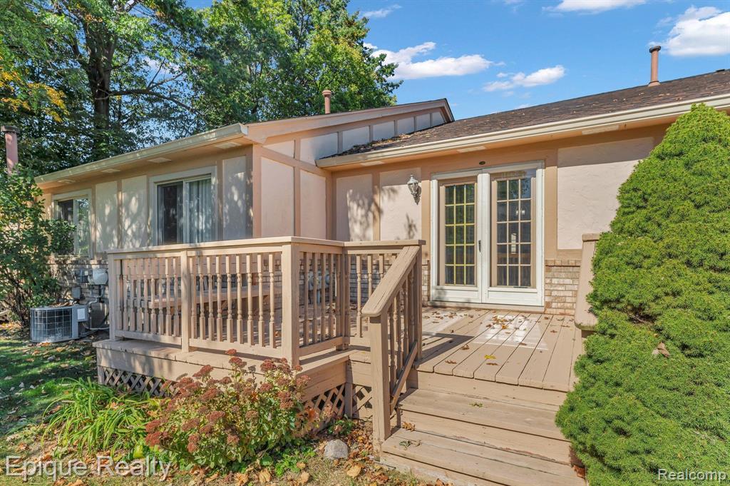 42225 Spruce Lane