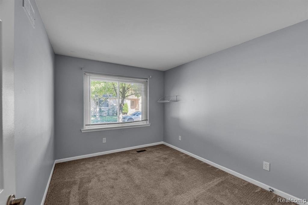 42225 Spruce Lane