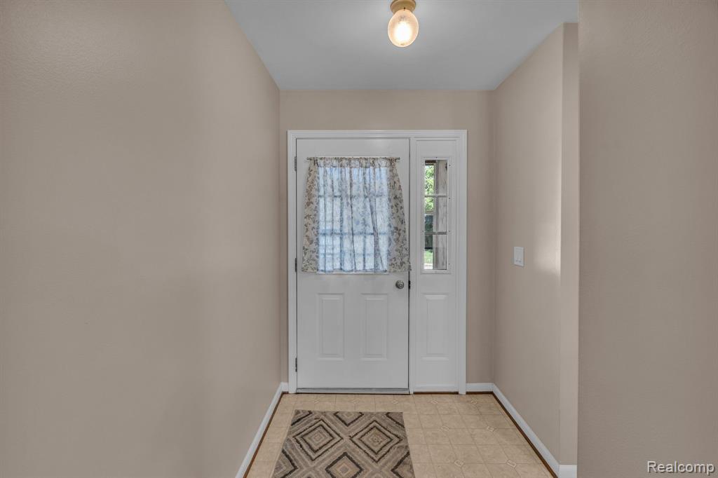 42225 Spruce Lane