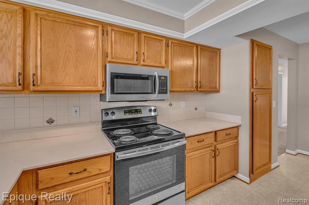 42225 Spruce Lane