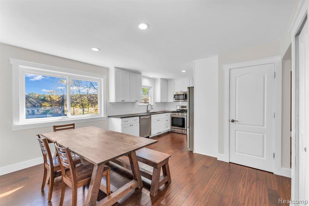 3330 N Tipsico Lake Road