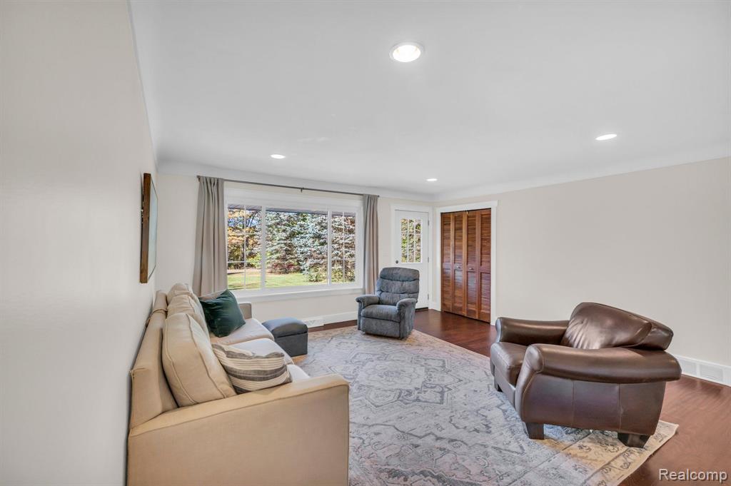 3330 N Tipsico Lake Road