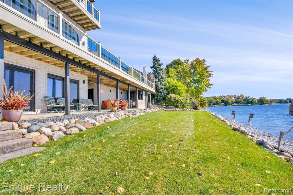 997 Thompson Shore Drive