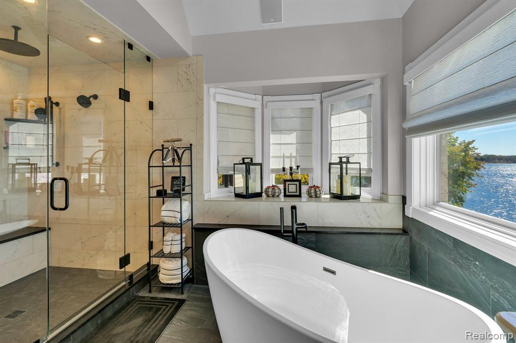 997 Thompson Shore Drive