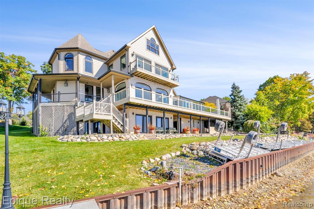 997 Thompson Shore Drive