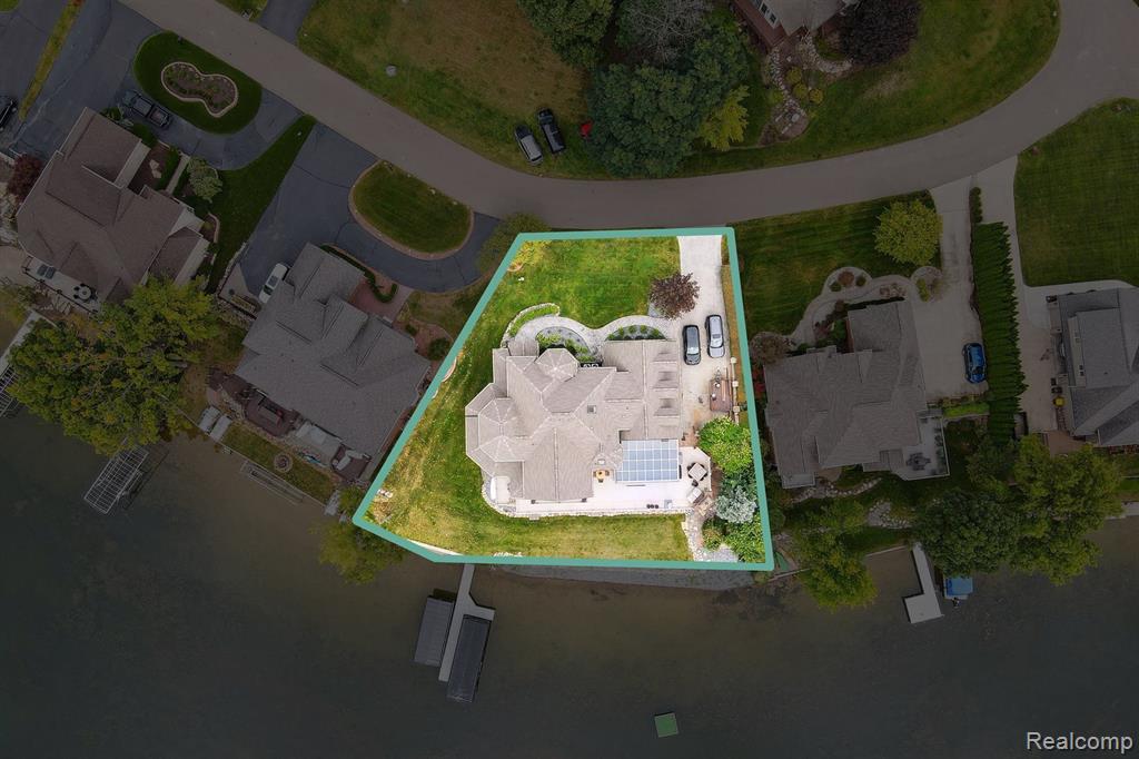 997 Thompson Shore Drive