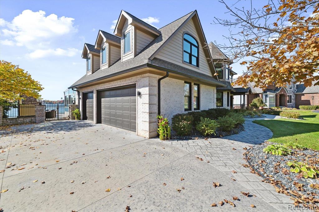 997 Thompson Shore Drive