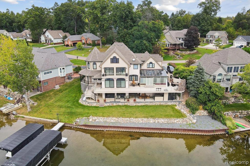 997 Thompson Shore Drive