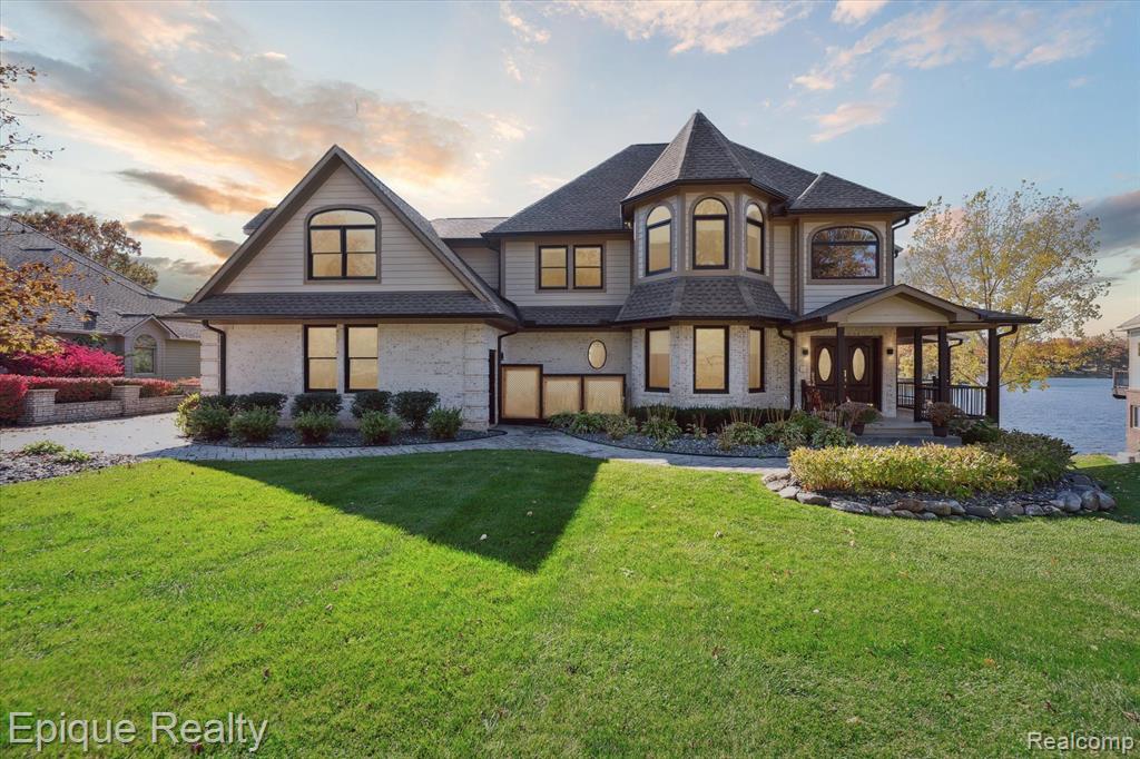 997 Thompson Shore Drive