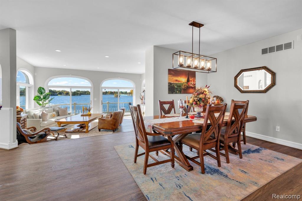 997 Thompson Shore Drive