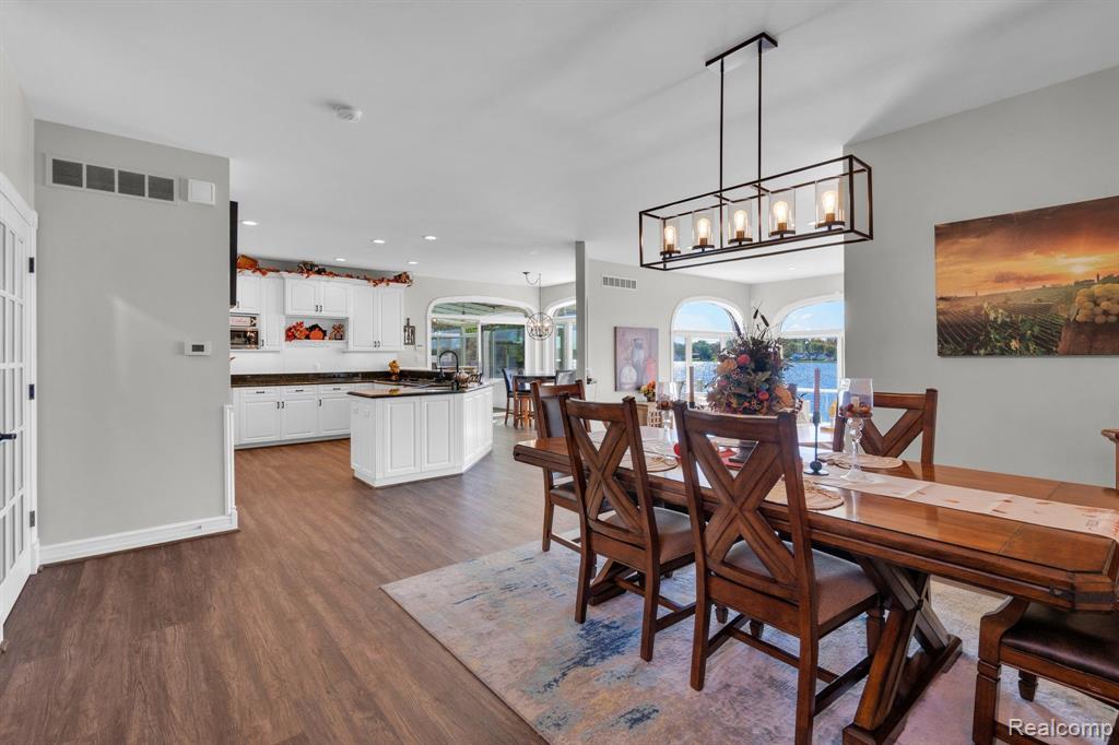 997 Thompson Shore Drive