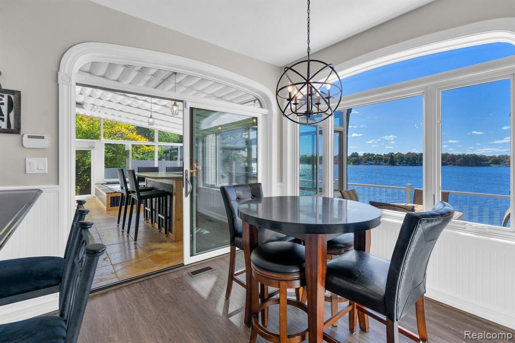 997 Thompson Shore Drive