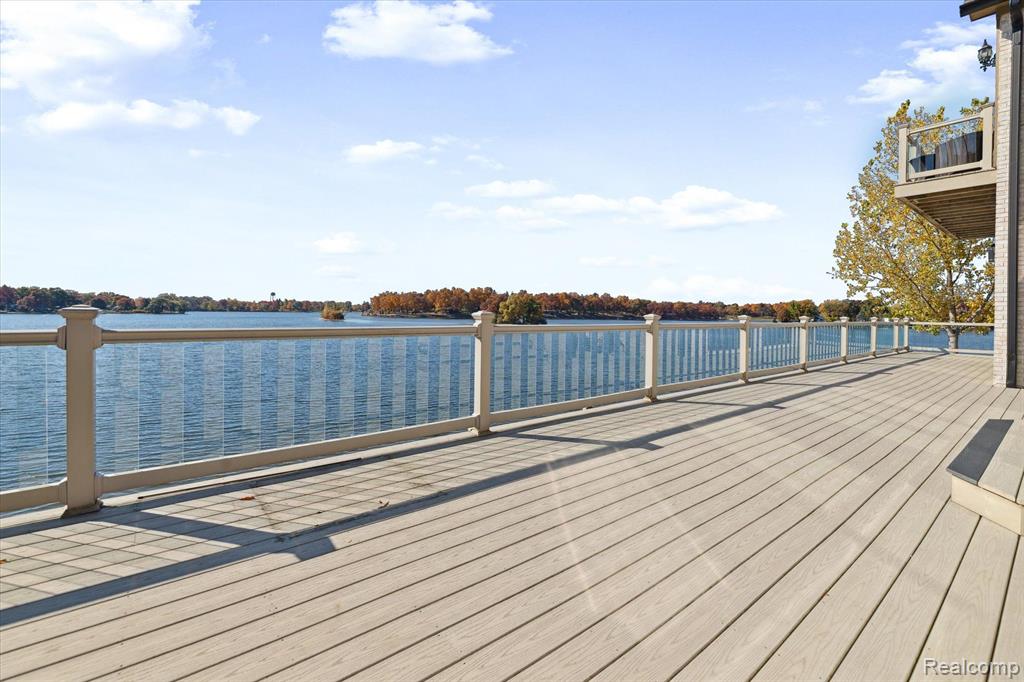 997 Thompson Shore Drive
