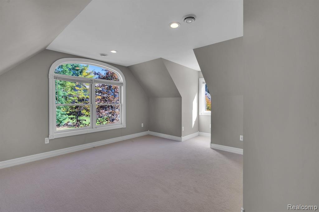 997 Thompson Shore Drive