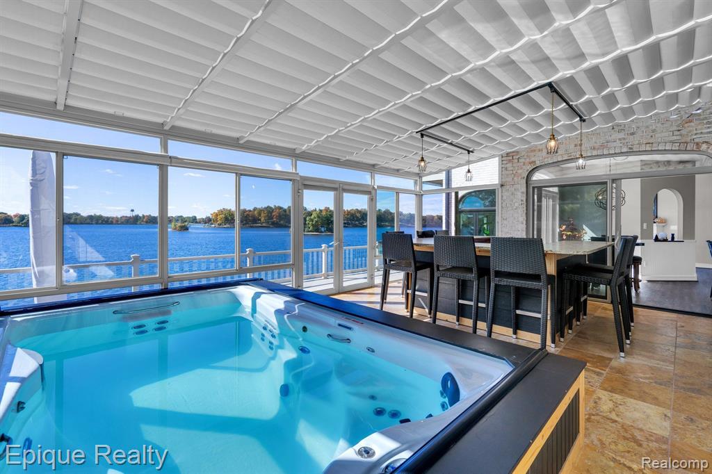 997 Thompson Shore Drive