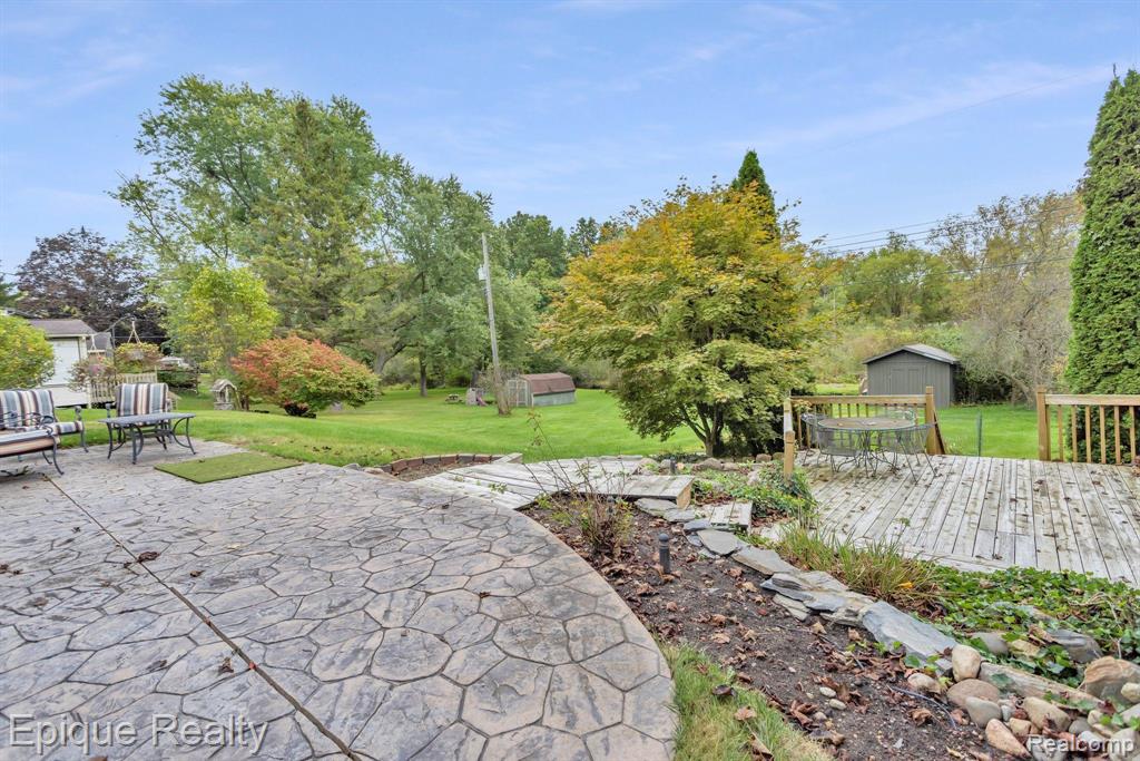 10188 Village Square