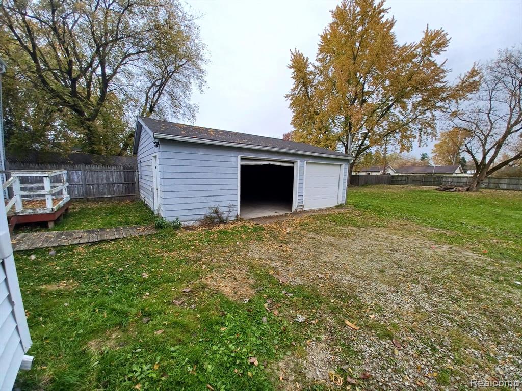 1916 Leland Road