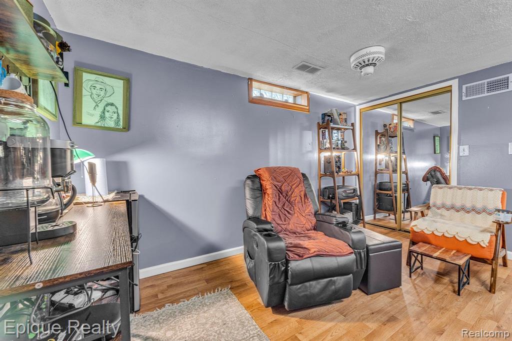 14326 Longtin Street