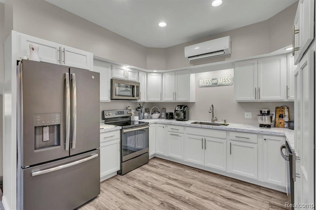 8660 Cribbins Road