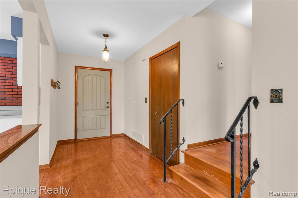 2989 Walmsley Circle Drive