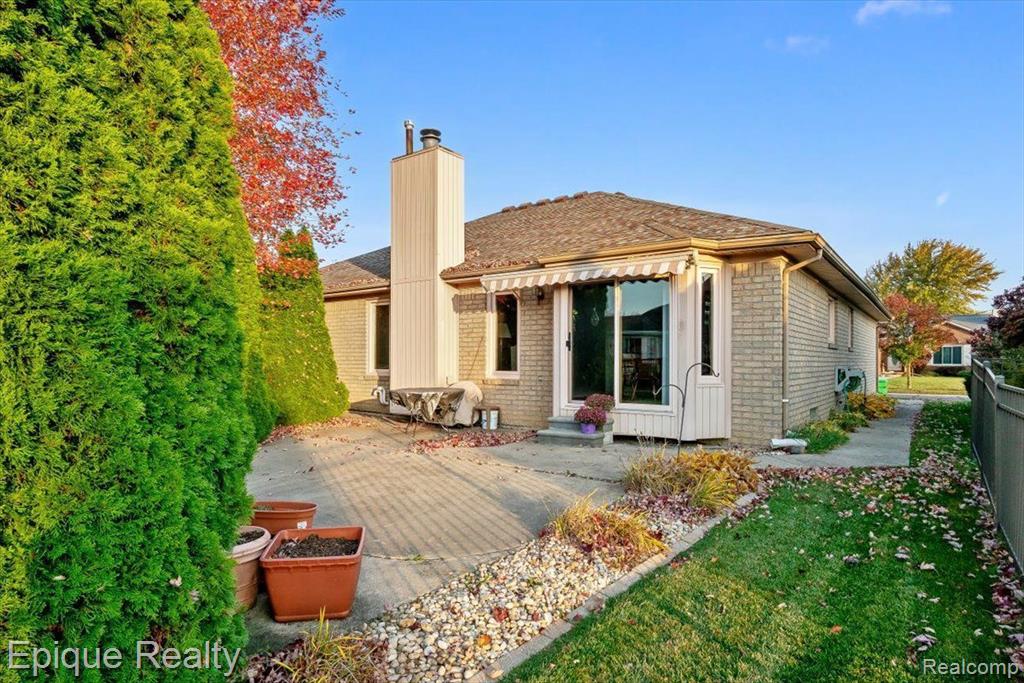 21878 E Sunset Drive