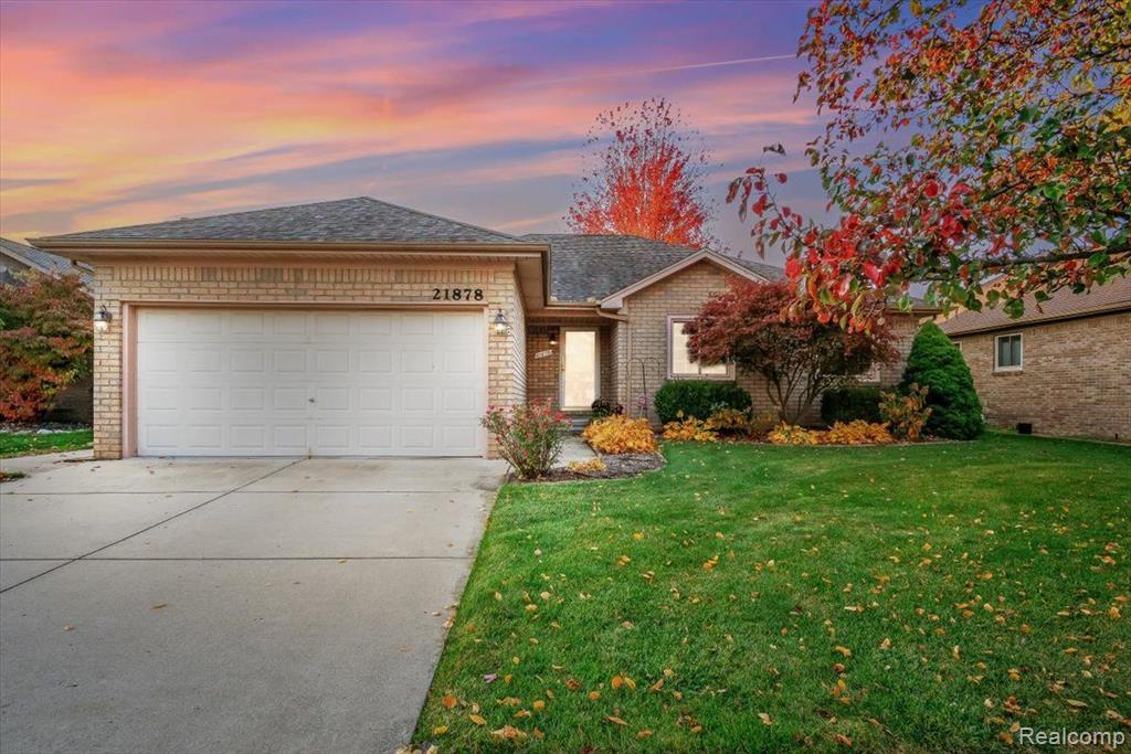 21878 E Sunset Drive