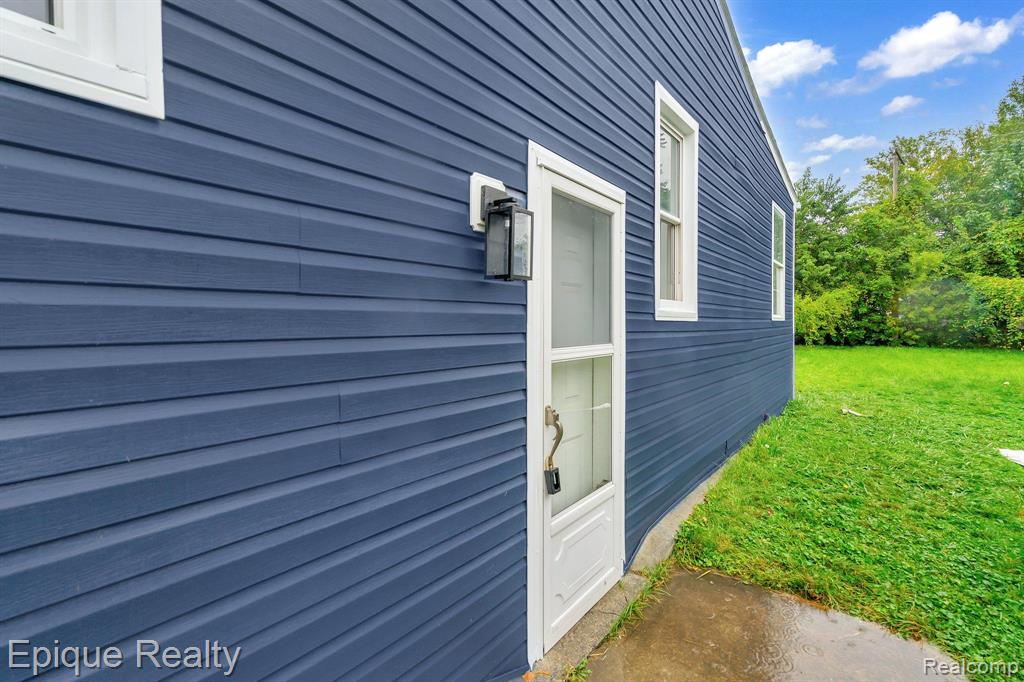 25588 Send Street