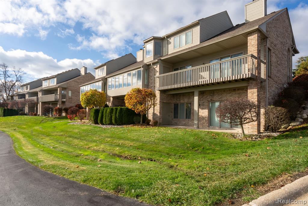 1935 River Road # 33