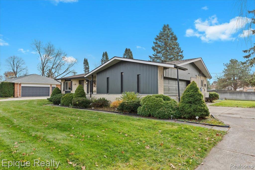 37861 Carson Street