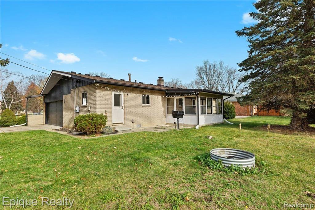 37861 Carson Street