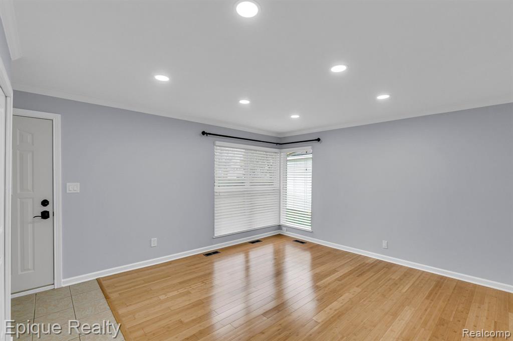 850 N Webik Avenue