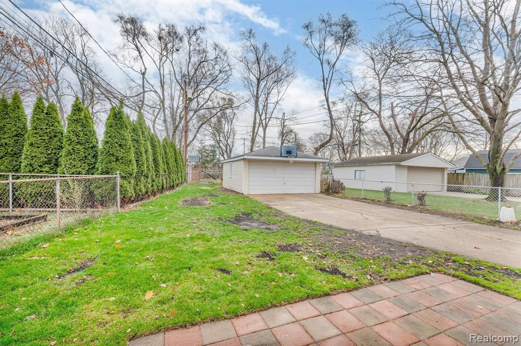 850 N Webik Avenue